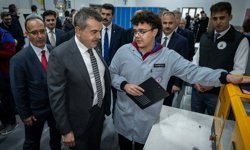 Bakan Tekin, Teknopark Ankara İvedik OSB Mesleki ve Teknik Anadolu Lisesini ziyaret etti: