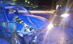 Bilecik'te otomobille kamyonetin çarpıştığı kazada 3 kişi yaralandı
