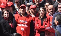 DEM Parti Eş Genel Başkanı Hatimoğulları Van'da düzenlenen 1 Mayıs mitingine katıldı: