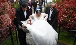 Düzce'de down sendromlu Elif'in gelinlik giyme hayali gerçek oldu