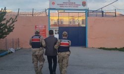 Erzurum'da uyuşturucu suçundan aranan 2 firari hükümlü yakalandı