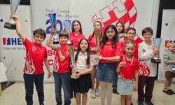 Genç satranççılar, Avrupa Okullar Şampiyonası'nda 4 birincilik elde etti