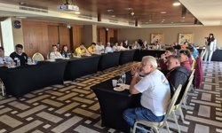Muğla'da otellerin personeli sahile yuva yapan caretta carettalar hakkında bilgilendirildi