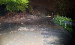 Ordu'da heyelan nedeniyle Fatsa-Kumru kara yolu ulaşıma kapandı