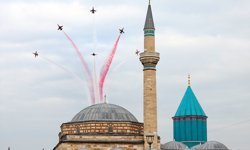 Türk Yıldızları, Konya'da gösteri uçuşu yaptı