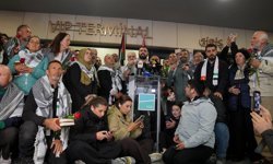 Türkiye'ye dönen Küresel Sumud Filosu aktivistleri için İstanbul Havalimanı'nda karşılama töreni düzenlendi