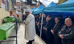 Uşak'taki kazada hayatını kaybeden 4 kişilik aile Kütahya'da defnedildi