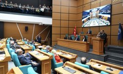 Üsküdar Belediye Meclisi'nde ilçenin çeşitli noktalarına asılan afişler tartışıldı