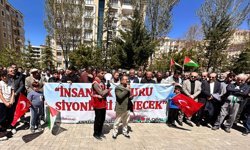 Van'da İsrail'in Küresel Sumud Filosu'na saldırısı protesto edildi