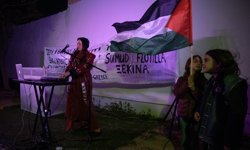 Yunanistan'ın Siros Adası'nda Filistin ve Küresel Sumud Filosu'na destek konseri düzenlendi