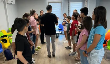 İzmir Çocuk Meclisi’nde ‘Akran Zorbalığı Eğitimi’