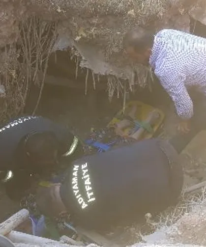 Adıyaman’da göçük altında kalan yaşlı kadın itfaiye ekiplerince kurtarıldı