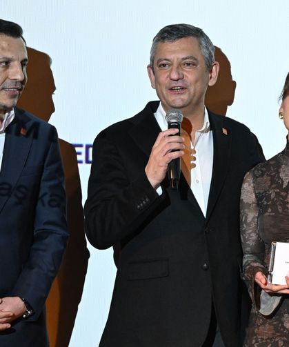 CHP Genel Başkanı Özel, SES Eşitlik ve Dayanışma Derneği Yılın Kadınları Ödül Töreni'ne katıldı