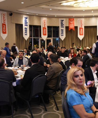 Adana'da koruyucu aileler ve evlatları iftar programında buluştu
