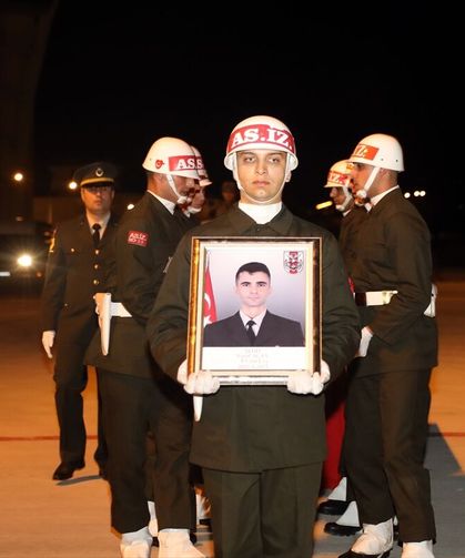 Ağrı'da askeri araç kazasında şehit olan asker için tören düzenlendi