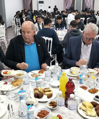 Antalya'da yaşayan mühtediler iftar sofrasında buluştu