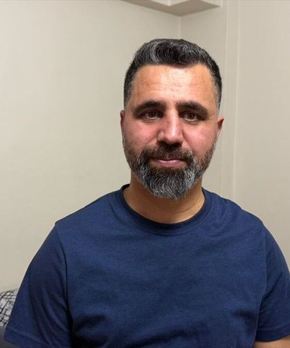 Araba kullanırken boğazına şeker kaçan sürücü, polisin Heimlich manevrasıyla kurtuldu