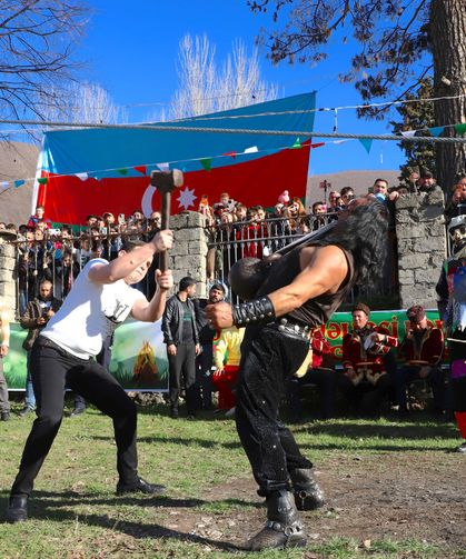 Azerbaycan'ın tarihi Şeki kentinde Nevruz coşkusu