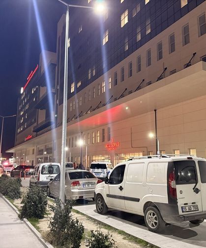 Burdur'da polisin 'dur' ihtarına uymayıp otomobille çarpışan motosikletin sürücüsü öldü