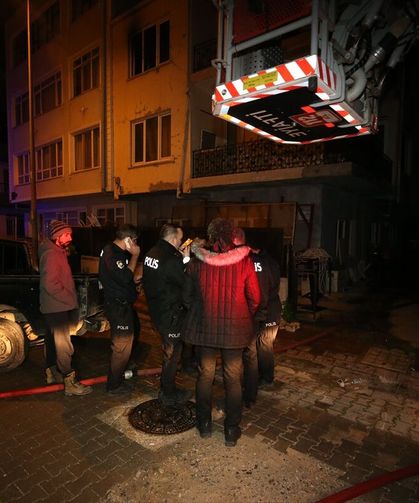 Çanakkale'de yangın çıkan evde hasar oluştu