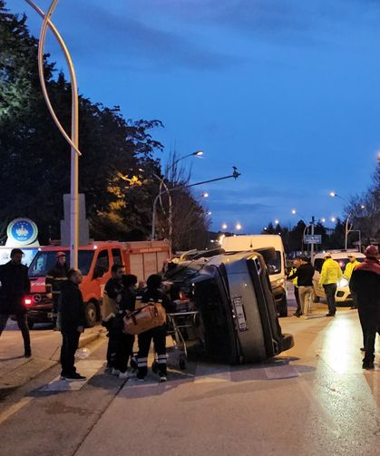 Çorum'da cip ile kamyonetin çarpıştığı kazada 2 kişi yaralandı