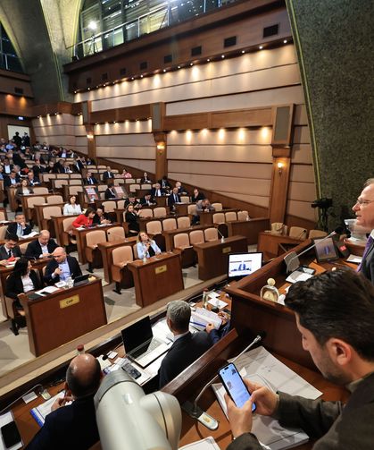 İBB Meclisinde 'İmamoğlu çıkar amaçlı suç örgütü' davasının iddianamesi konuşuldu