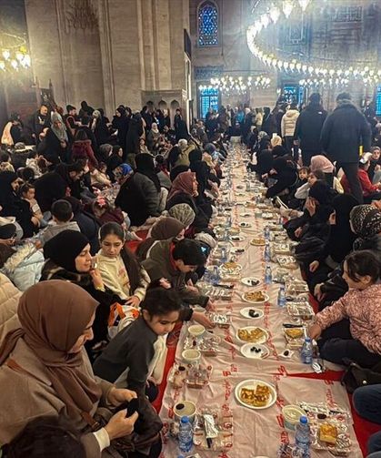 İstanbul'da çocuk iftarı programı düzenlendi