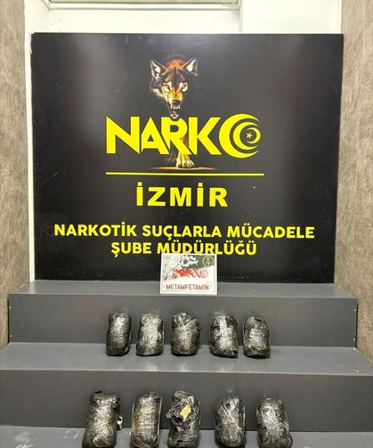 İzmir'de narkotik köpeğinin tepki verdiği araçta 10 kilogram uyuşturucu bulundu