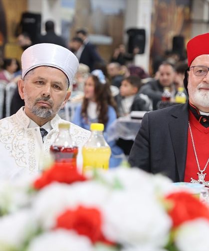 Mardin'de farklı inanç gruplarının temsilcileri 'Kardeşlik İftarı'nda buluştu