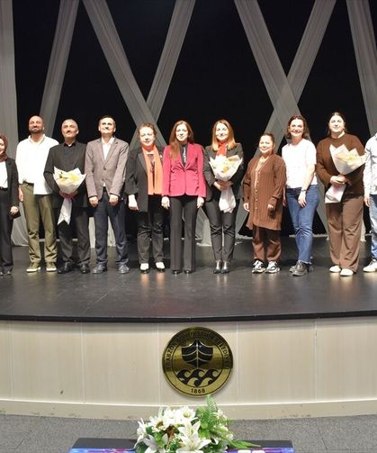 Trabzon'da kadın konukevinden hizmet alanların yaşadıkları tiyatro sahnesine taşındı