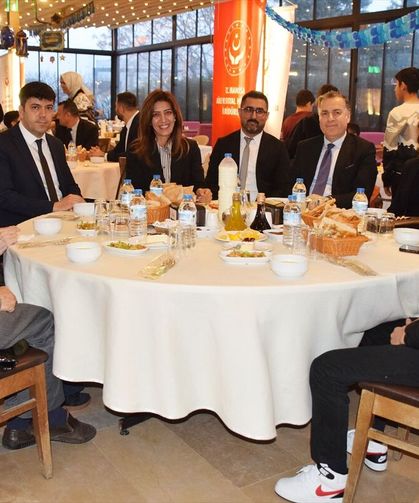 Turgutlu'da çocuklar ve huzurevi sakinleri iftarda buluştu