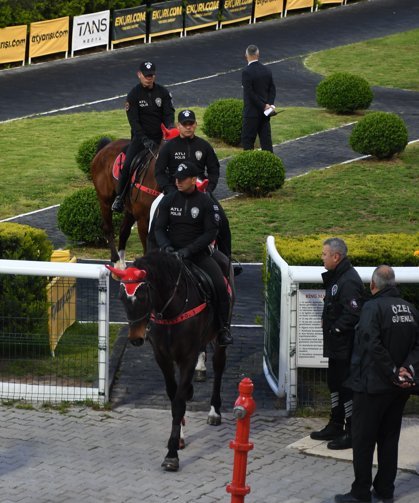 Adana'da Polis Haftası kapsamında 'Adana Emniyet Koşusu' yapıldı