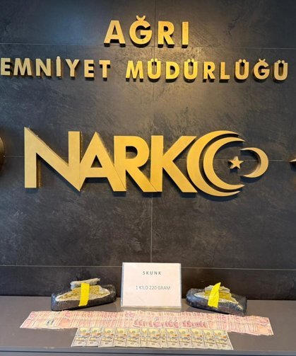Ağrı'da İran'dan gelen tırda 1 kilo 220 gram uyuşturucu ele geçirildi