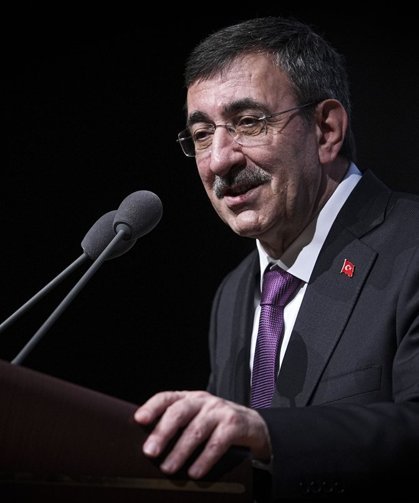 Aile ve Sosyal Hizmetler Bakanı Göktaş, Genç Kızılay Akademi Gençlik ve Aile Araştırma Zirvesi'nde konuştu: