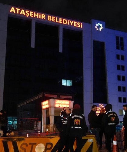 Ataşehir Belediyesine yönelik operasyonda 18 şüpheli gözaltına alındı