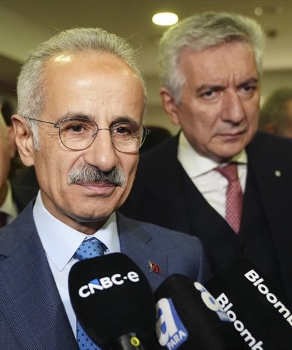 Bakan Uraloğlu: 'Türkiye jet yakıtı ithalatçısı bir ülke değil, tersine ihracatçı bir ülke. Şu anda Türkiye'de net olarak bir jet yakıtı problemi yoktur'