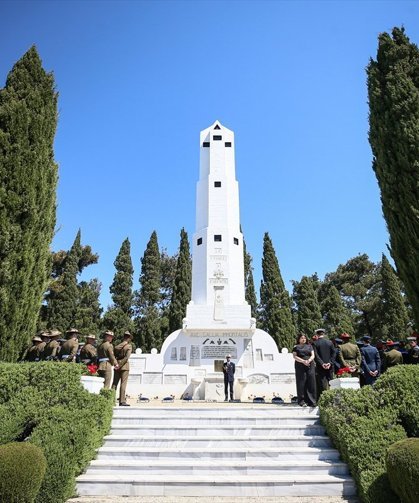 Çanakkale Kara Savaşları'nın 111. yılı dolayısıyla Fransız Askeri Mezarlığı'nda tören düzenlendi