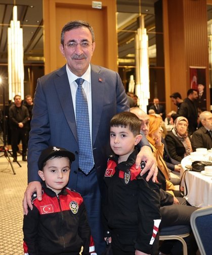 Cumhurbaşkanı Yardımcısı Yılmaz, Diyarbakır'da Türk Polis Teşkilatının 181. Kuruluş Yıl Dönümü Programı'na katıldı: