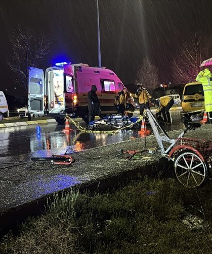 Erzincan'da taksiyle çarpışan bisikletin sürücüsü öldü