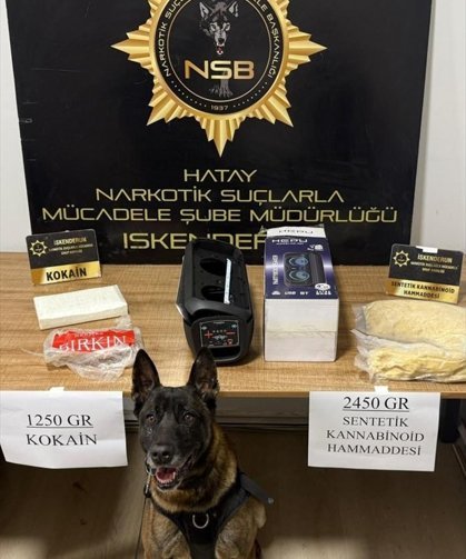 Hatay'da otomobilinde 3 kilo 700 gram uyuşturucu bulunan zanlı tutuklandı