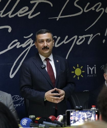 İYİ Parti Genel Başkan Yardımcısı Selçuk Türkoğlu, Kayseri'de partililerle bir araya geldi