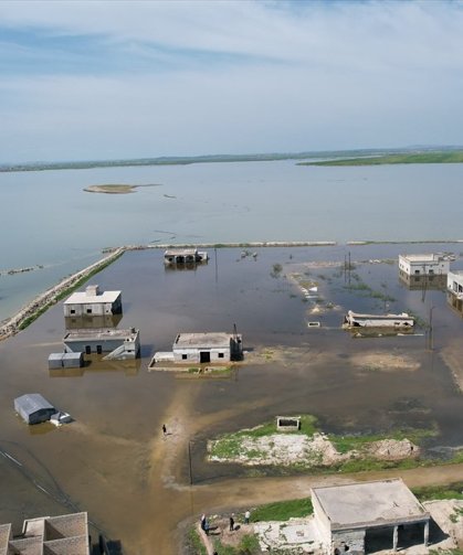 Suriye'nin İdlib vilayetinde sel nedeniyle bazı evler ve tarım arazileri su altında kaldı