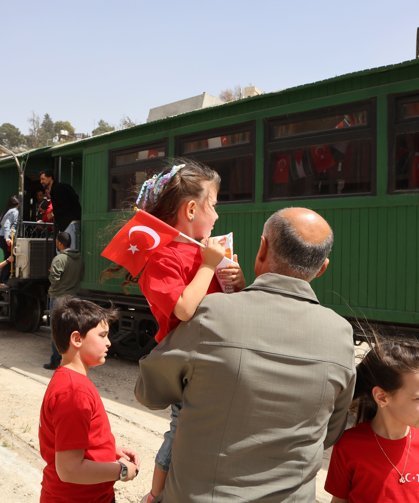 Ürdün'de bu yıl 23 Nisan Osmanlı mirası Hicaz Demir Yolu İstasyonu'nda kutlandı