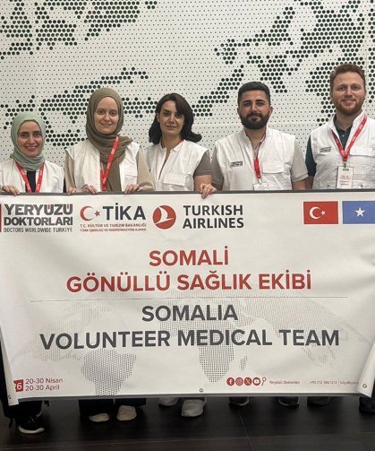 Yeryüzü Doktorları Derneğinin gönüllü sağlık ekibi Somali'ye gitti
