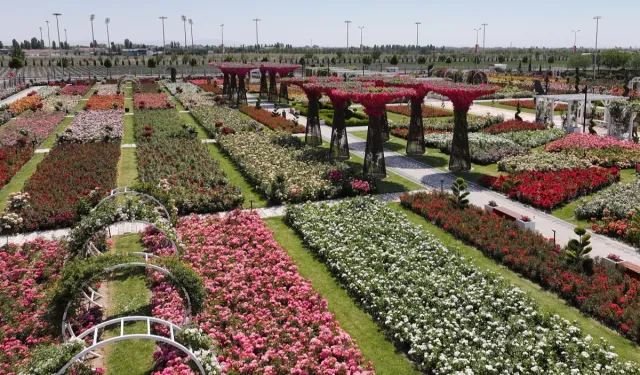 Konya'da Karatay Mevlana Gül Parkı kapılarını açtı