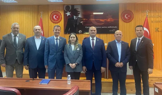 Edirne'de AK Parti İl Genel Meclisi Üyeleri'nden CHP'lilere 'yol' açıklaması