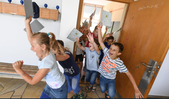 Almanya'da Okulların Yaz Tatili Tartışması Başladı