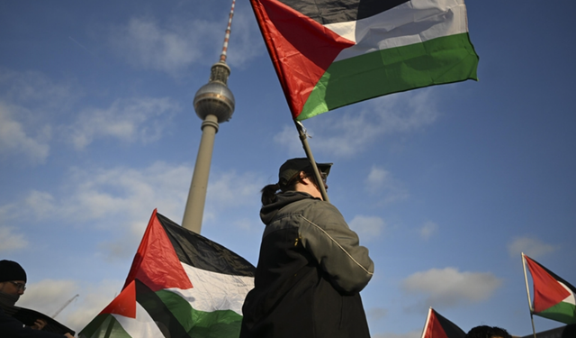Berlin’e Filistin Devleti Çağrısı