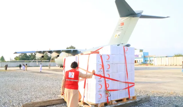 Türkiye’den Afganistan’a 25 tonluk insani yardım