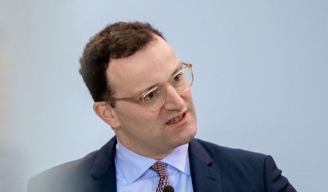 Almanya'da emeklilik yaşının yükseltilmesi tartışılıyor